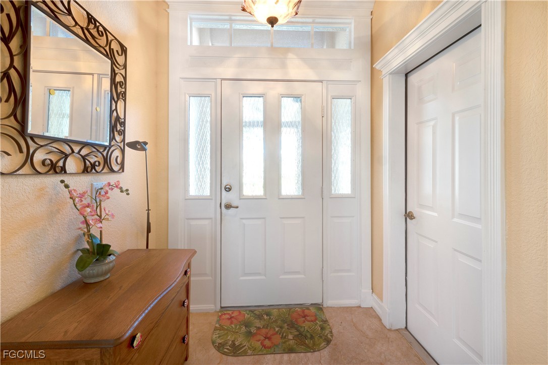 2 Bed SingleFamilyResidence for Sale in North Fort Myers, FL — photo 4