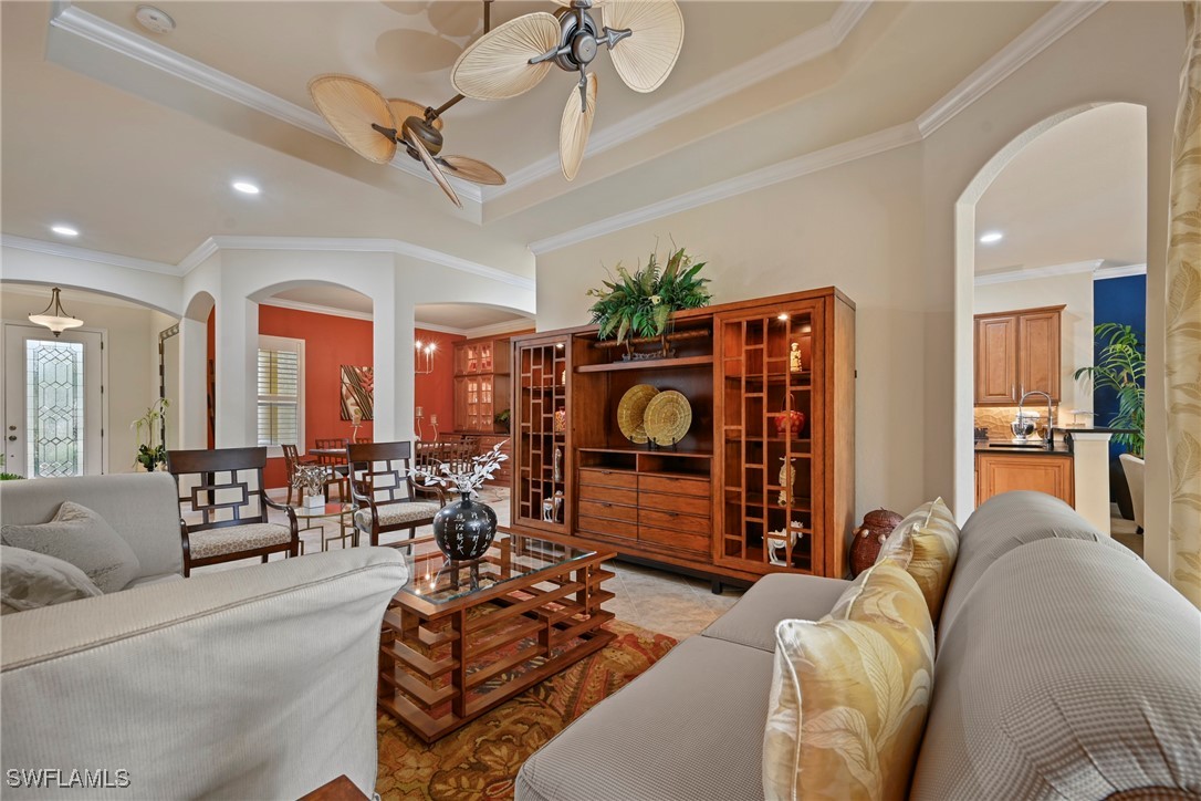 5 Bed Pool Home for Sale in Bella Terra, photo 4