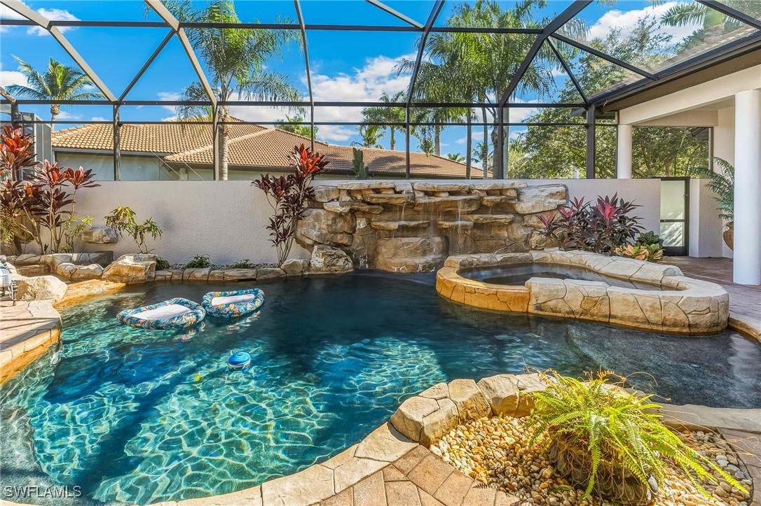 4 Bed Pool Home for Sale in Naples, photo 4
