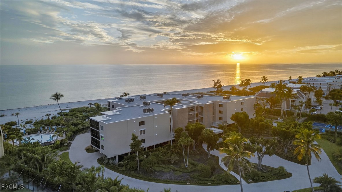 2 Bed Waterfront Home for Sale in Sanibel, photo 4
