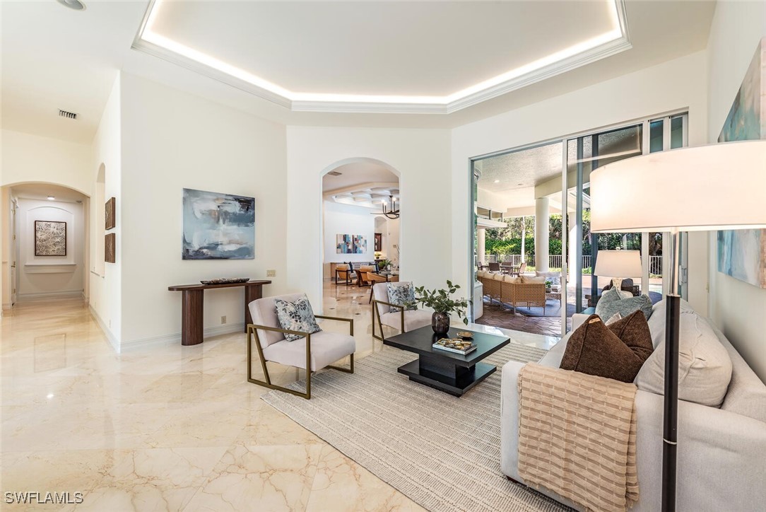 6 Bed Pool Home for Sale in Colliers Reserve, photo 4