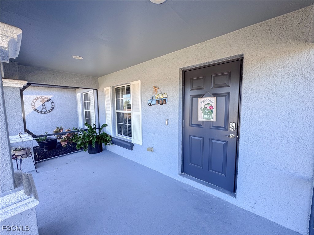 3 Bed SingleFamilyResidence for Sale in Cape Coral, FL — photo 4