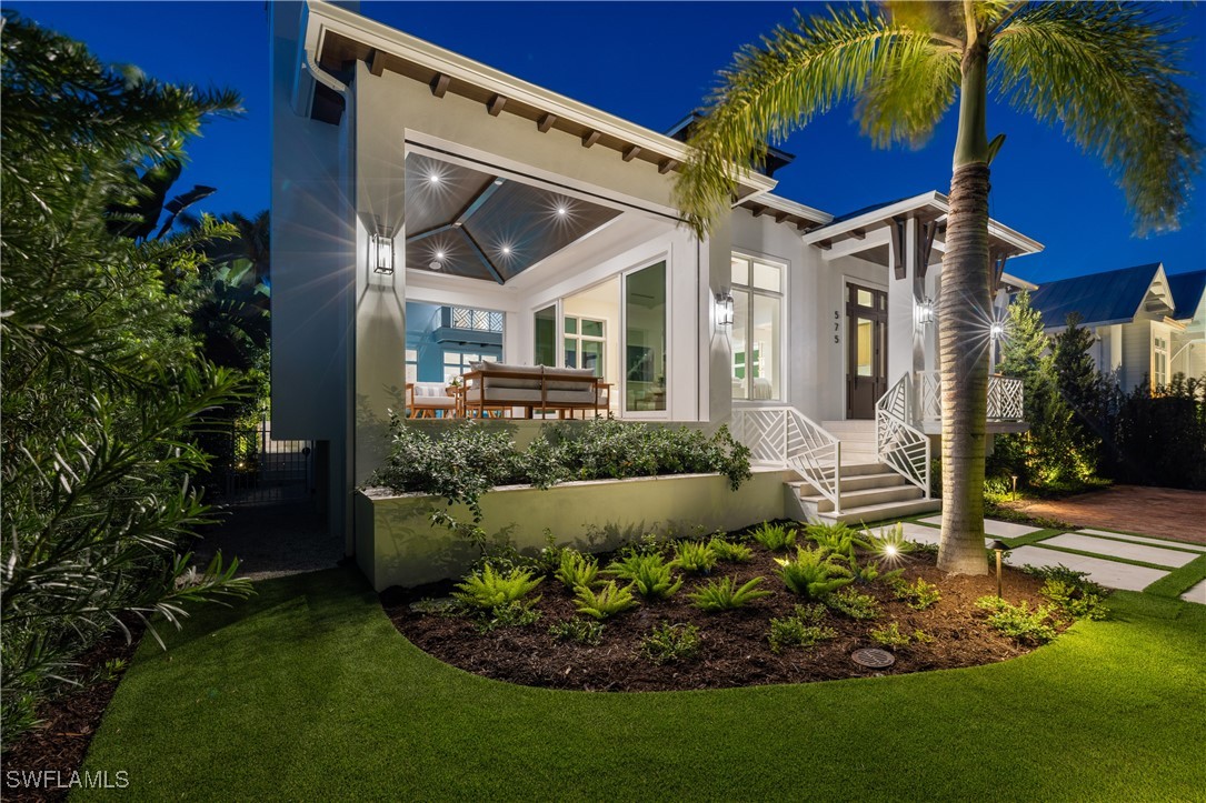 5 Bed Pool Home for Sale in Olde Naples, photo 4