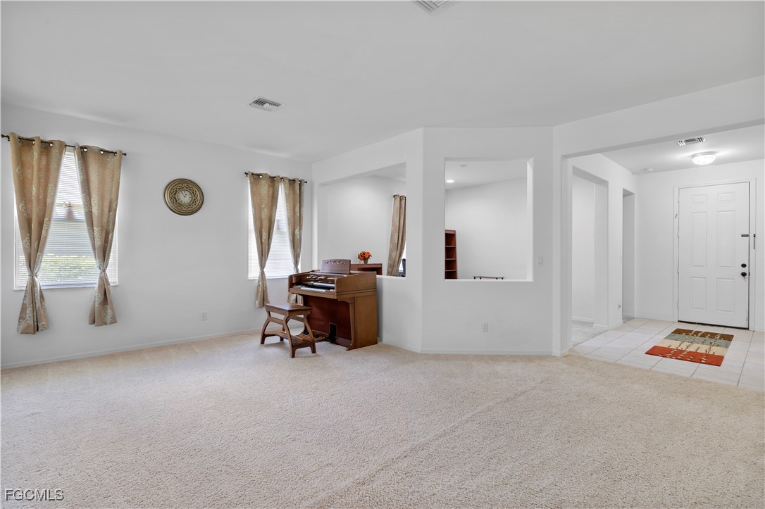 2 Bed SingleFamilyResidence for Sale in Town Lakes, photo 4