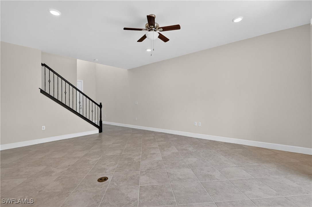 3 Bed SingleFamilyResidence for Sale in Westbrook, photo 4