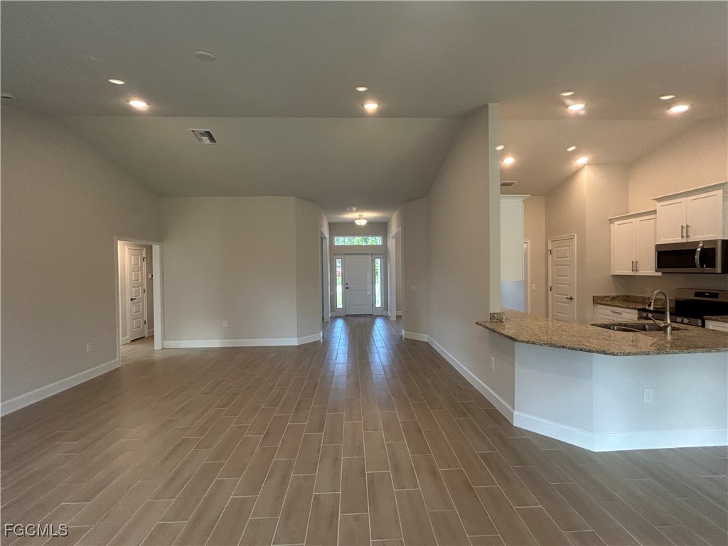 4 Bed SingleFamilyResidence for Sale in Deep Creek, FL — photo 4