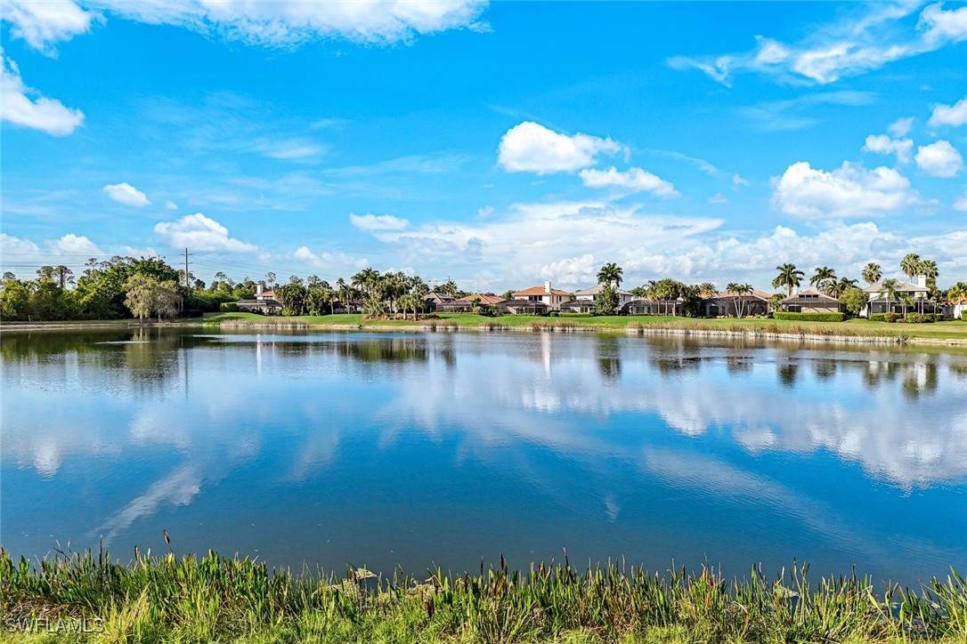 3 Bed Waterfront Home for Sale in Trophy Club, FL, $565,000 — photo 4