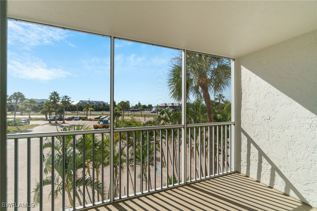 1 Bed Waterfront Home for Sale in Bonita Beach, photo 4