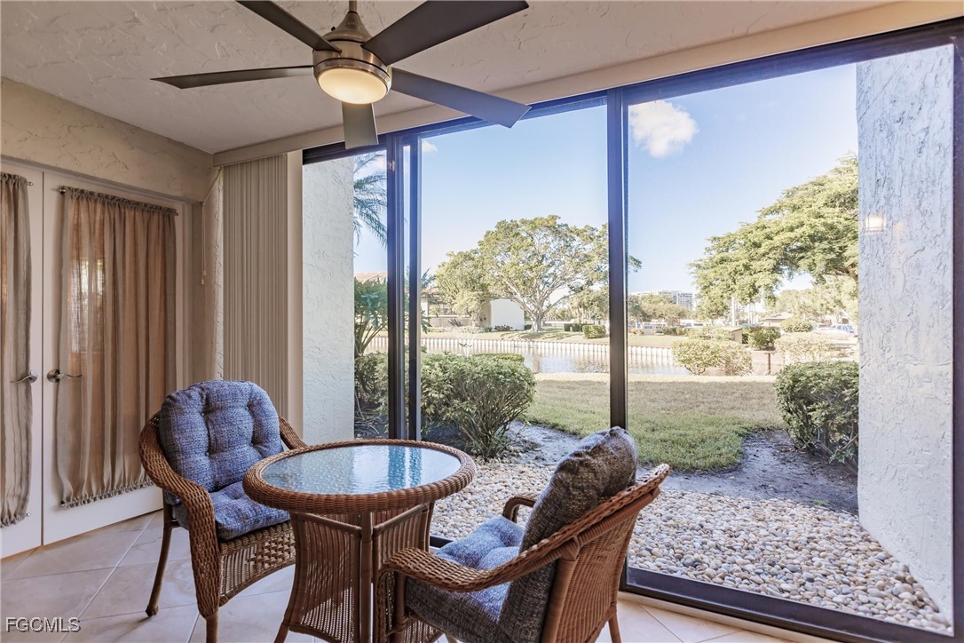 2 Bed Waterfront Home for Sale in Fort Myers, photo 4