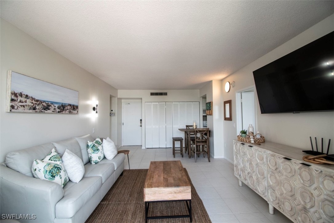 1 Bed Waterfront Home for Sale in Marco Island, FL, $325,000 — photo 4