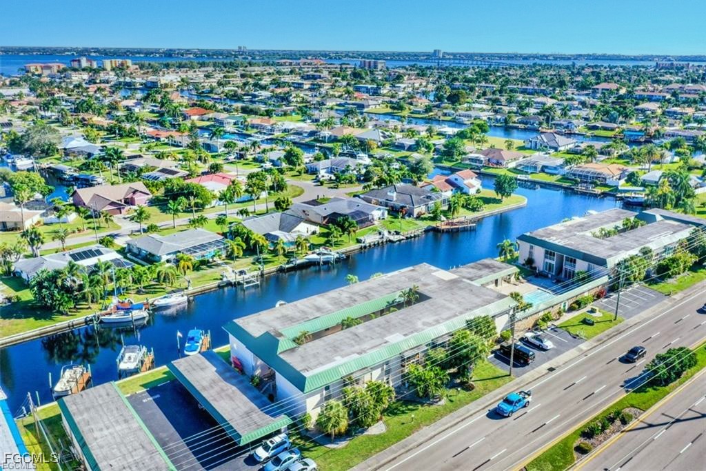 2 Bed Waterfront Home for Sale in Mark I, photo 4
