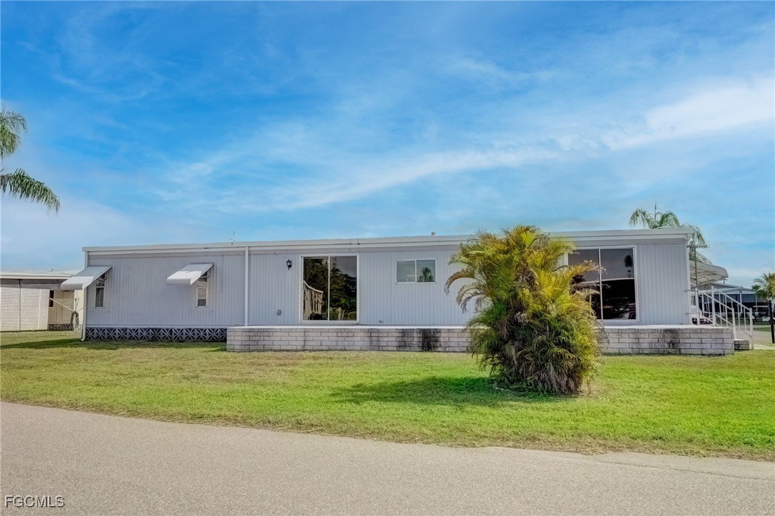 2 Bed ManufacturedHome for Sale in Old Bridge Village, FL — photo 4