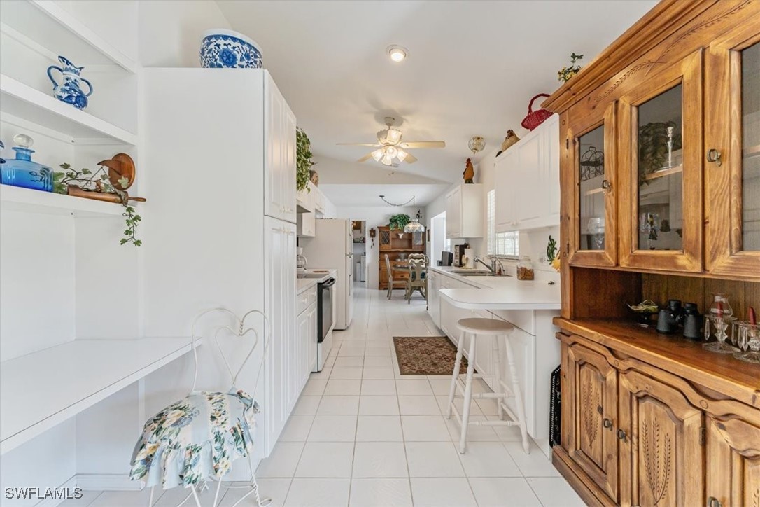 3 Bed SingleFamilyResidence for Sale in Naples, photo 4