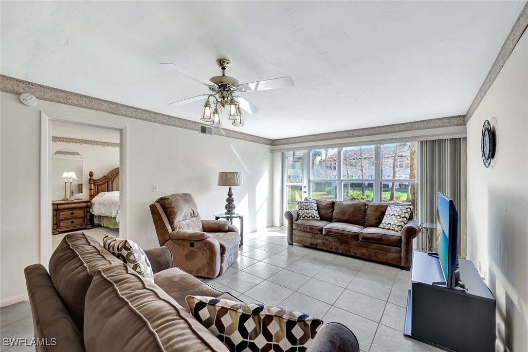 2 Bed Condominium for Sale in Winterpark, FL, $185,000 — photo 4