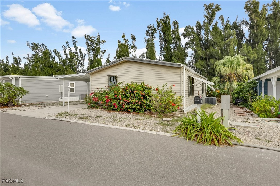 2 Bed Waterfront Home for Sale in Pine Island Cove, photo 4