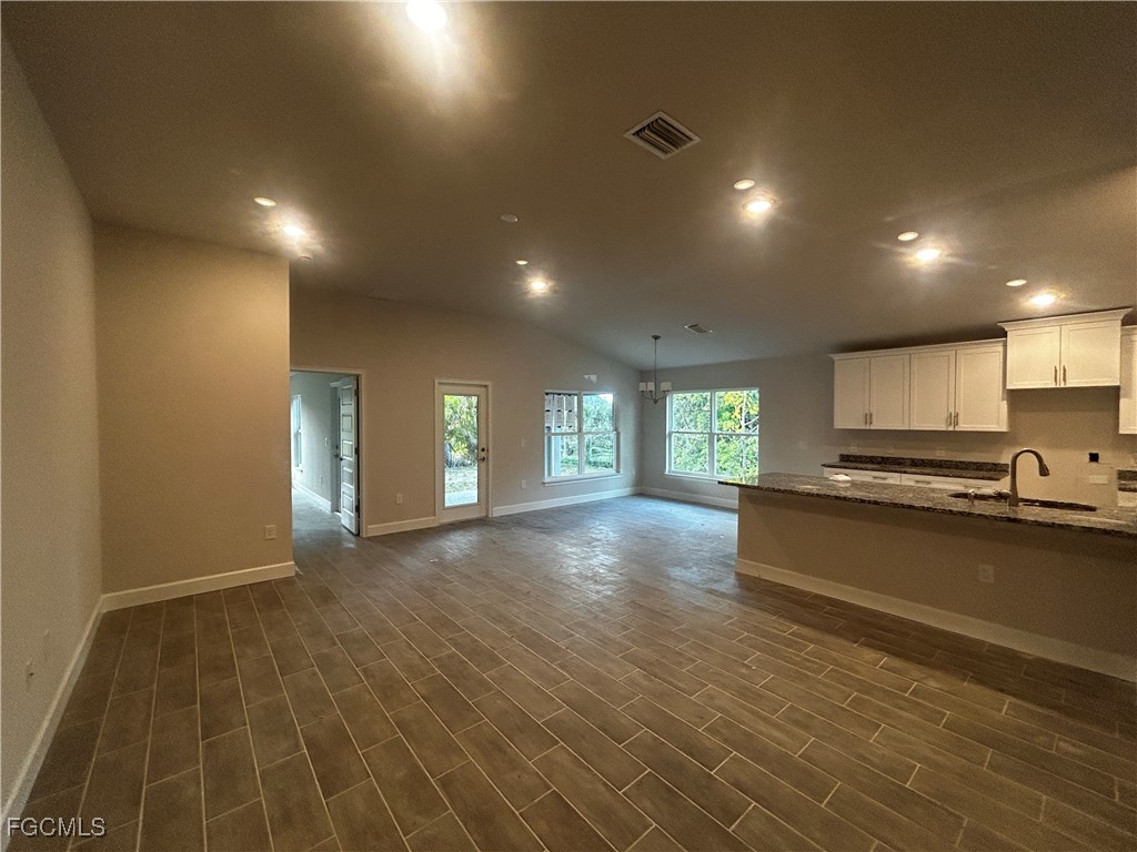 3 Bed SingleFamilyResidence for Sale in Port Charlotte, FL — photo 4