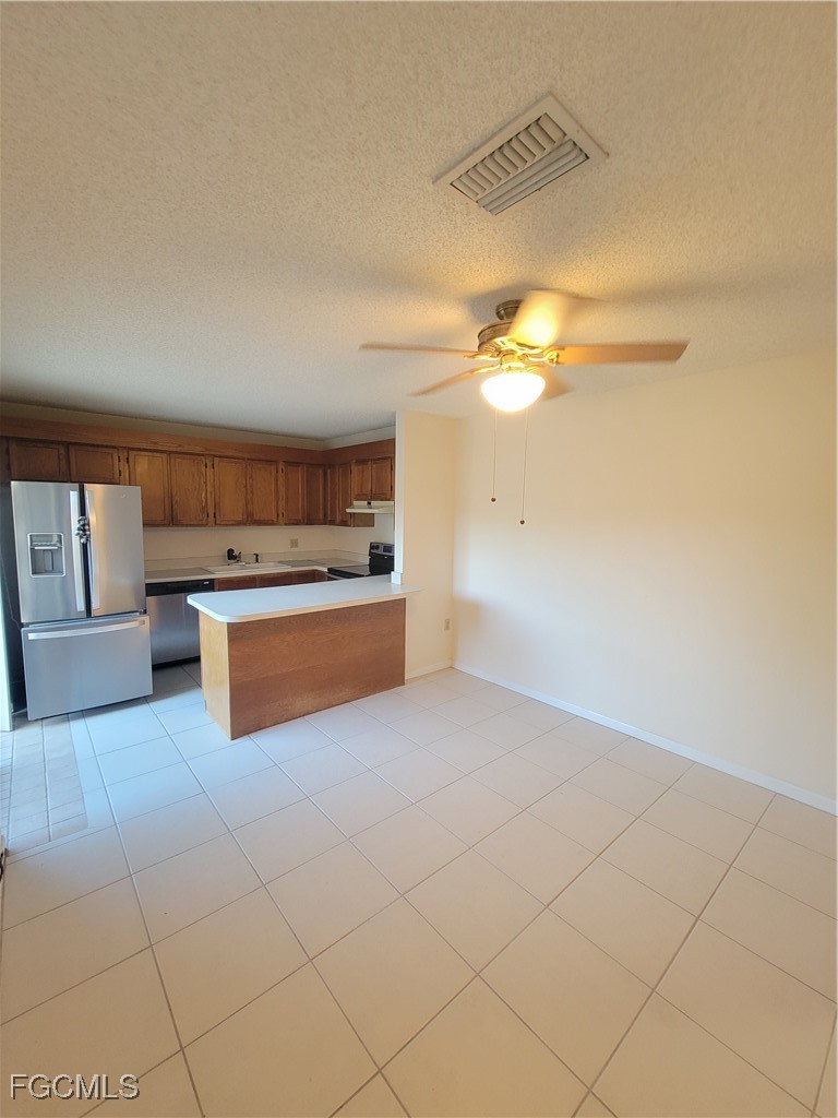 2 Bed Townhouse for Sale in Fort Myers, FL, $120,000 — photo 4