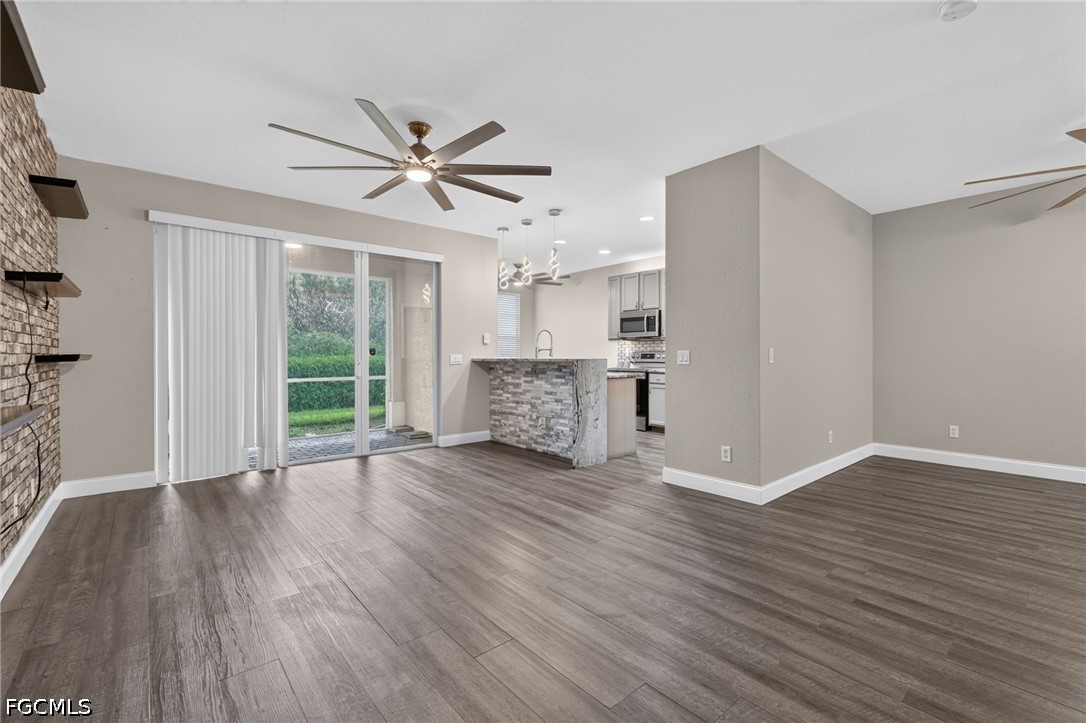 3 Bed Townhouse for Sale in Fort Myers, photo 4