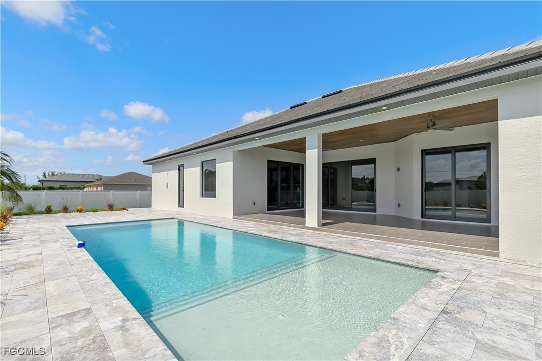 3 Bed Pool Home for Sale in Cape Coral, photo 4