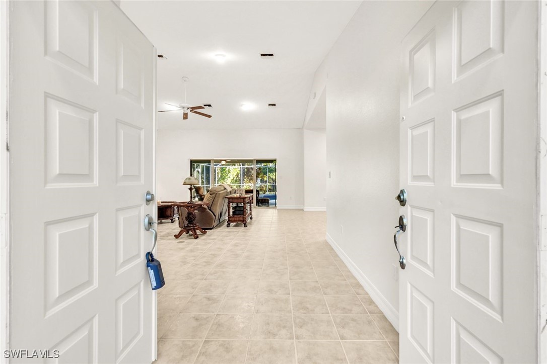 3 Bed Pool Home for Sale in Naples, photo 4