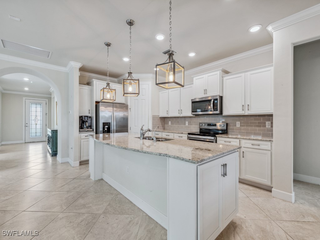 3 Bed SingleFamilyResidence for Sale in Westbrook, photo 4