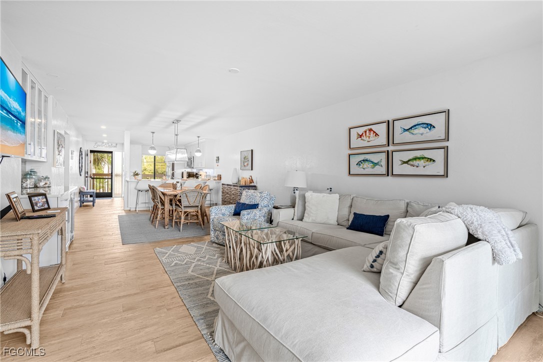 2 Bed Waterfront Home for Sale in Sanibel, photo 4