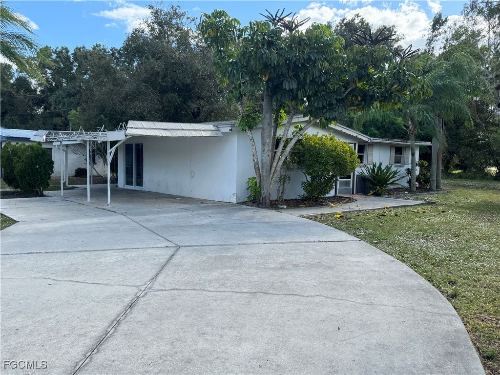 3 Bed SingleFamilyResidence for Sale in North Fort Myers, photo 4