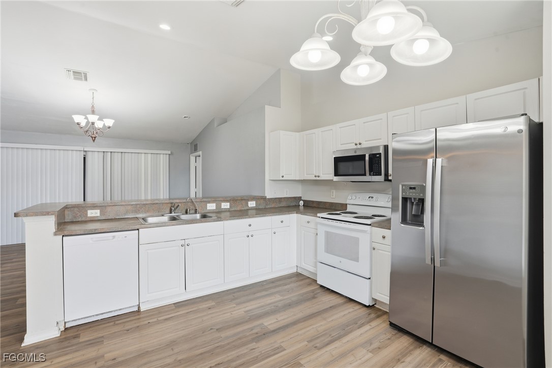 3 Bed SingleFamilyResidence for Sale in Lehigh Acres, FL — photo 4