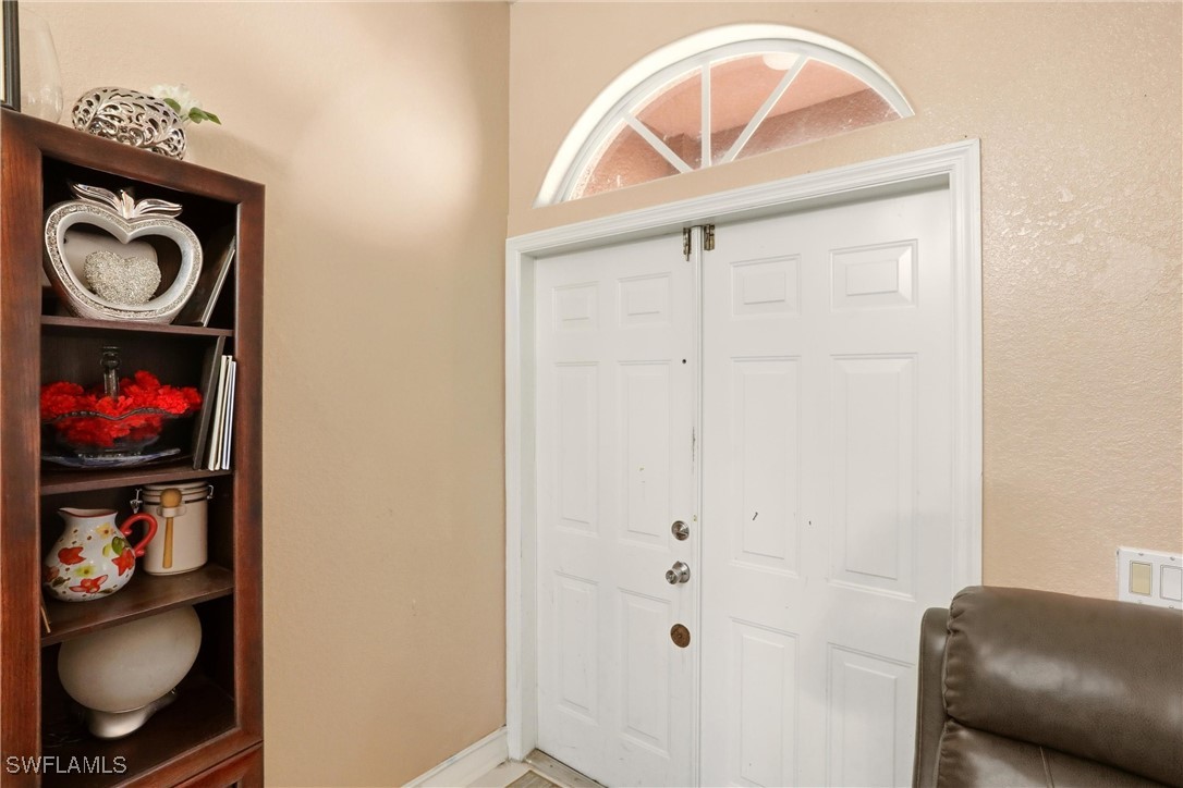 3 Bed SingleFamilyResidence for Sale in Naples, photo 4