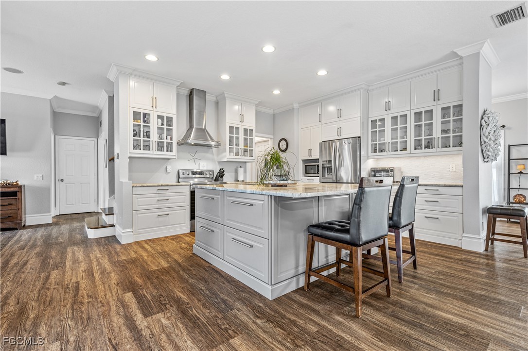 5 Bed Pool Home for Sale in Heatherwood Lakes, photo 4
