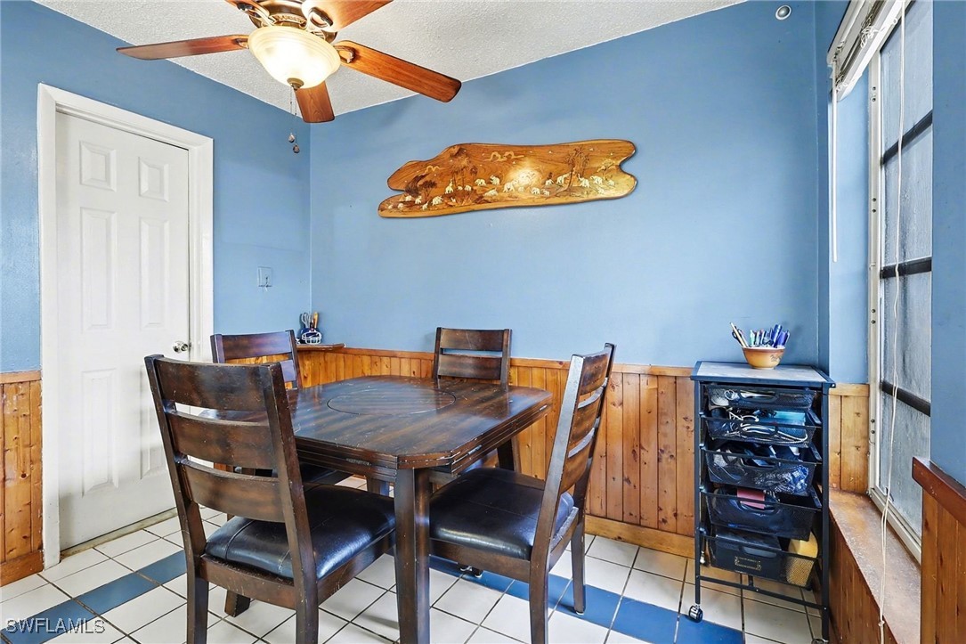 2 Bed Condominium for Sale in Naples, FL, $197,000 — photo 4