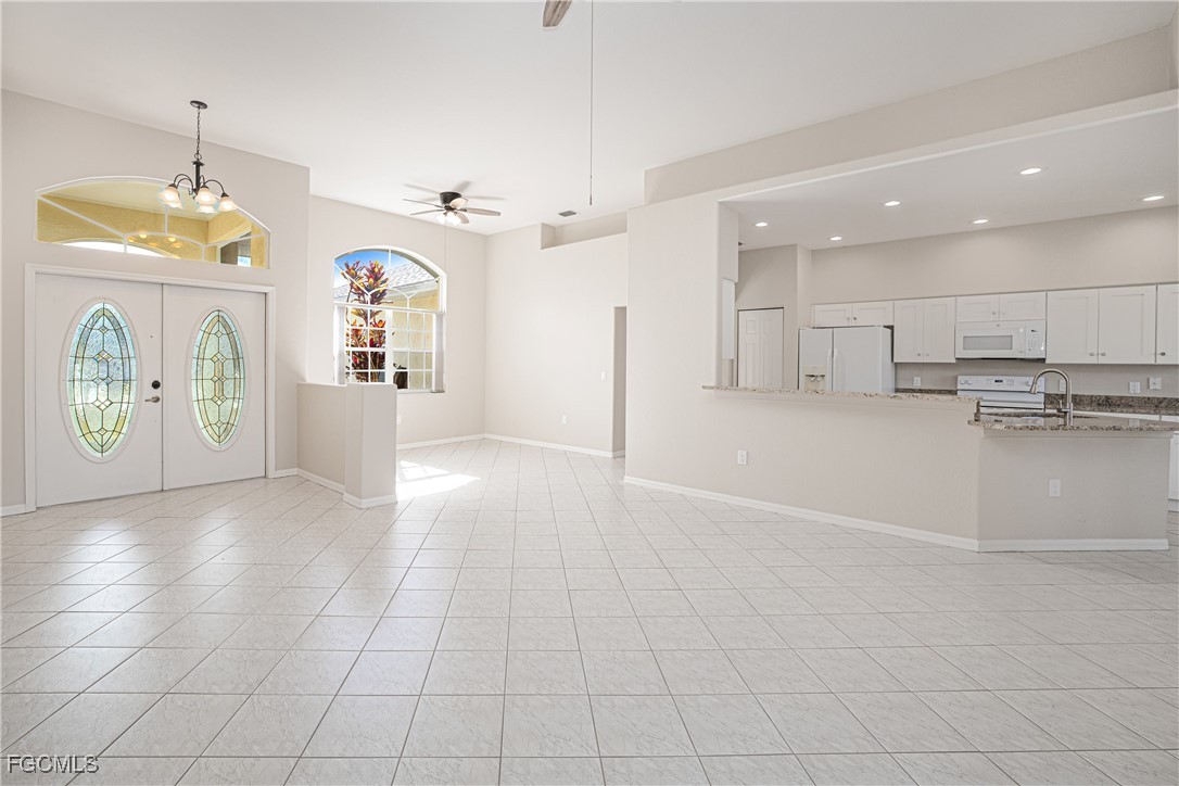 3 Bed SingleFamilyResidence for Sale in Port Charlotte, FL — photo 4