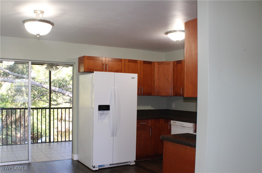 2 Bed Condominium for Sale in Naples, FL, $189,000 — photo 4