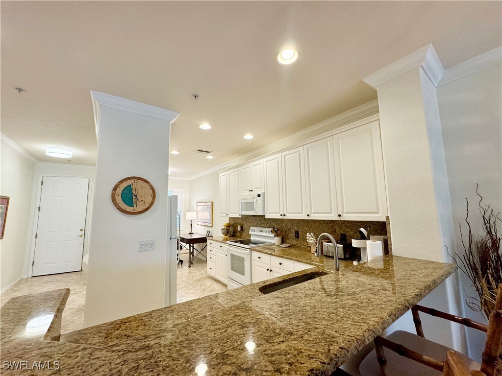 2 Bed Condominium for Sale in Lake Barrington, photo 4