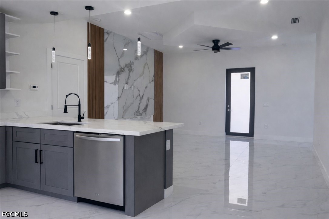 4 Bed SingleFamilyResidence for Sale in Lehigh Acres, photo 4