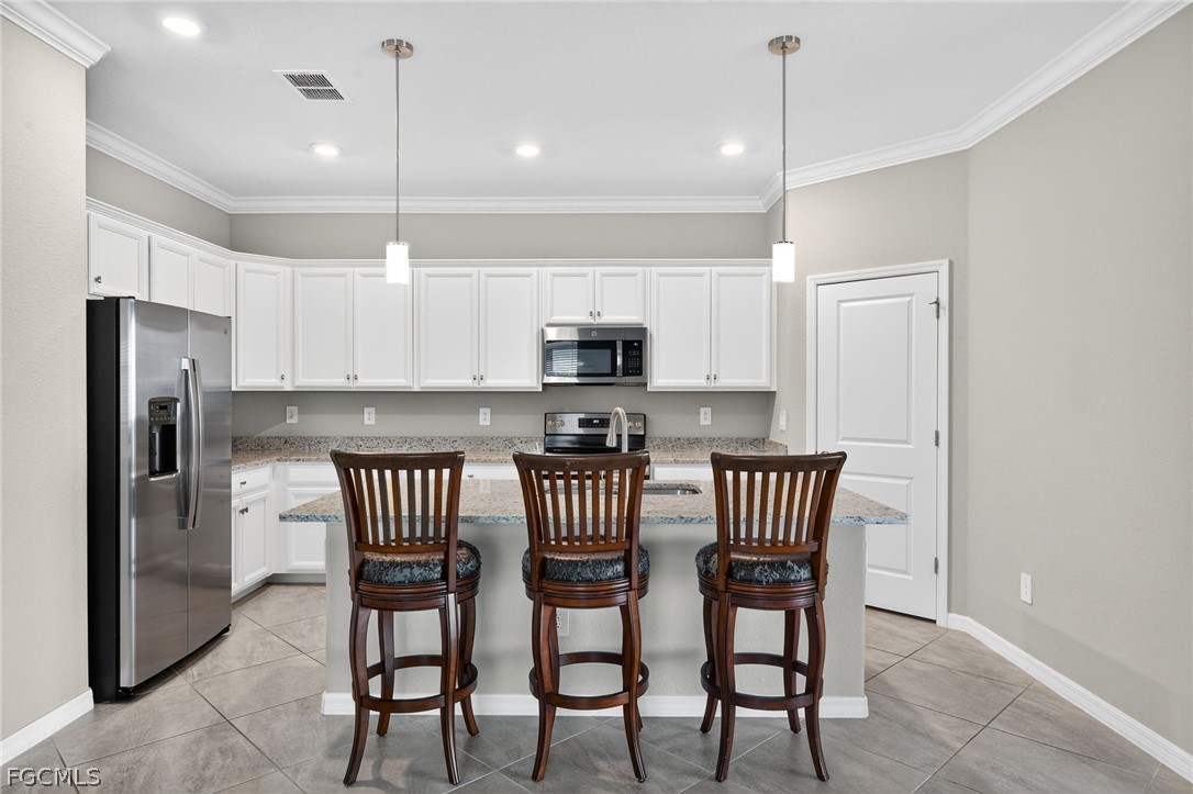 4 Bed SingleFamilyResidence for Sale in Portico, FL — photo 4
