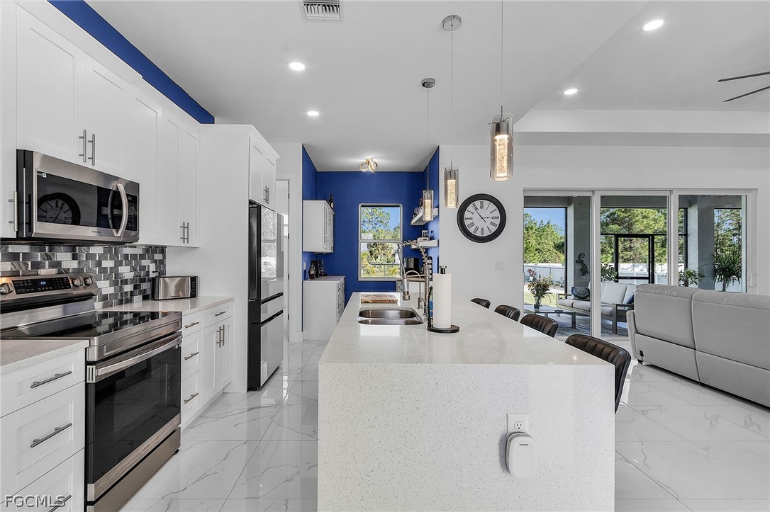 3 Bed SingleFamilyResidence for Sale in Lehigh Acres, FL — photo 4
