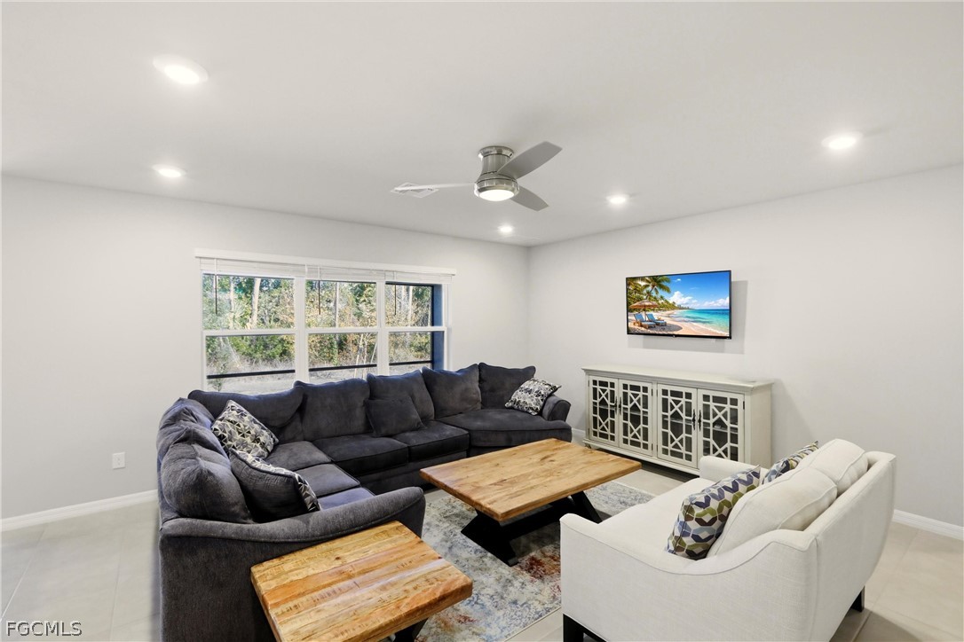 3 Bed SingleFamilyResidence for Sale in Deep Creek, FL — photo 4