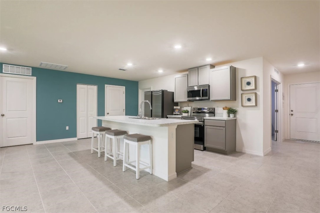 4 Bed SingleFamilyResidence for Sale in Lehigh Acres, photo 4