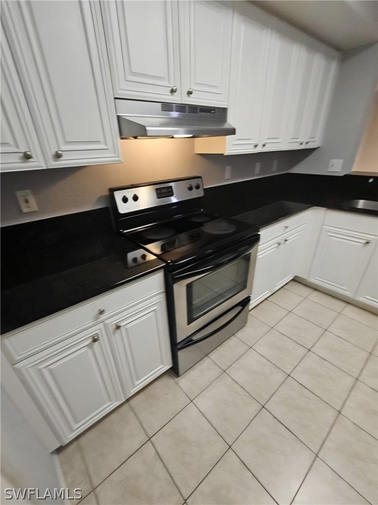 1 Bed Waterfront Home for Sale in Naples, FL — photo 4