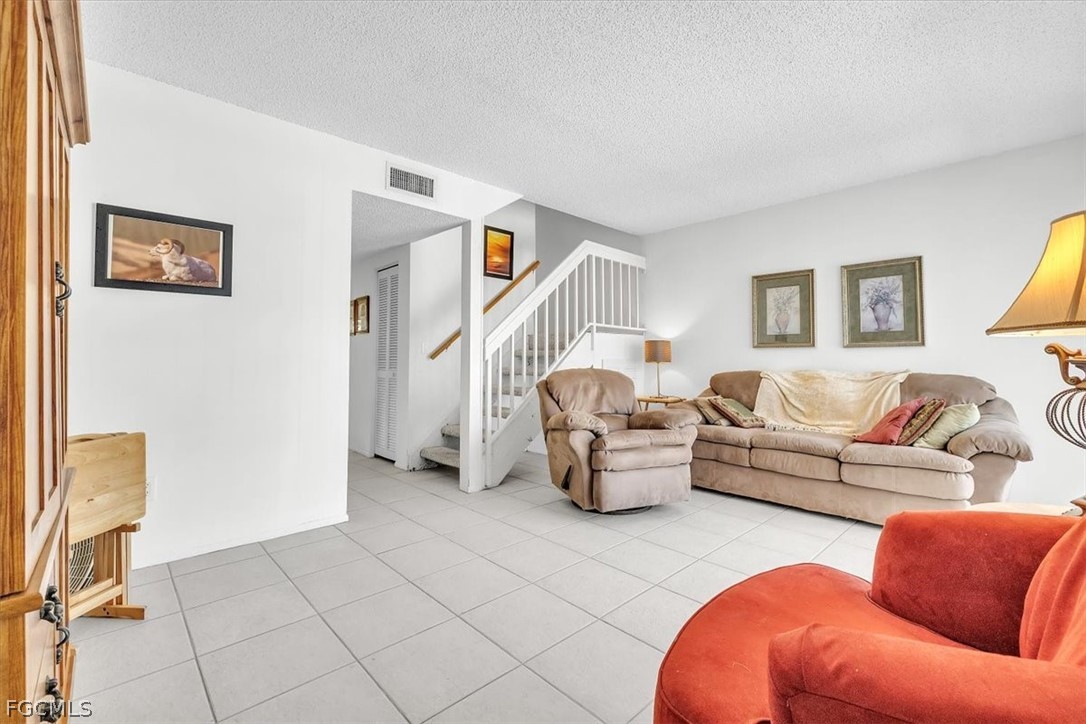 2 Bed Attached for Sale in Pinewood Villas, FL, $125,000 — photo 4