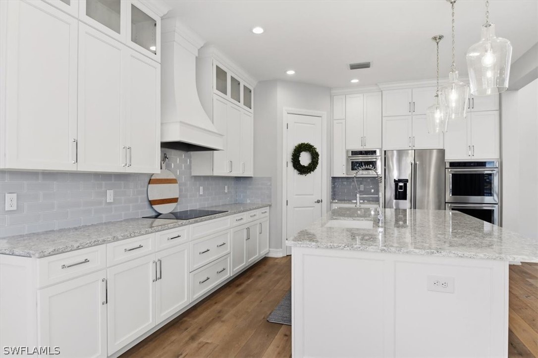 4 Bed Waterfront Home for Sale in Naples, FL, $1,179,000 — photo 4