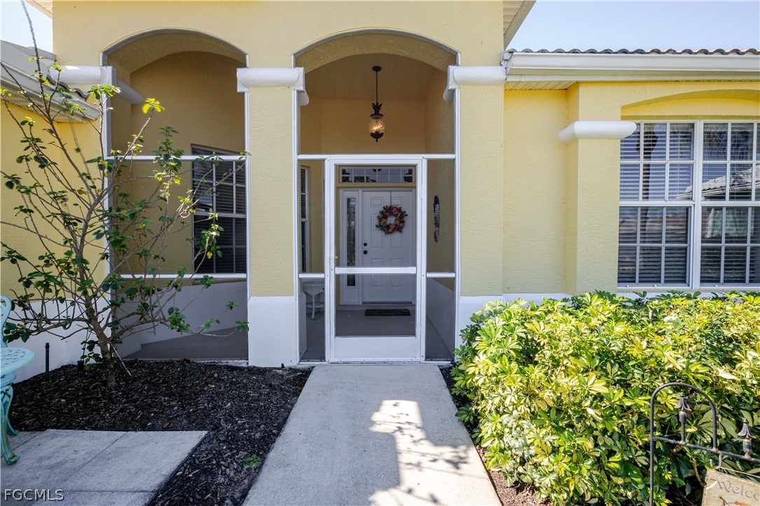 3 Bed SingleFamilyResidence for Sale in North Fort Myers, FL — photo 4