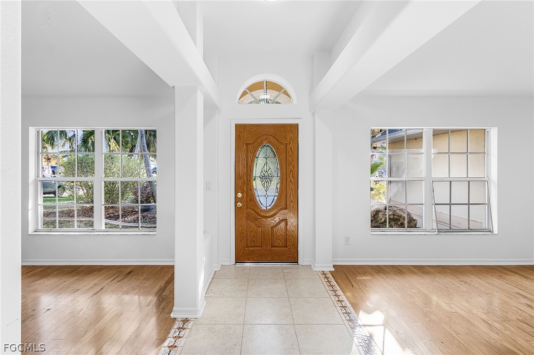 3 Bed Pool Home for Sale in Cape Coral, photo 4
