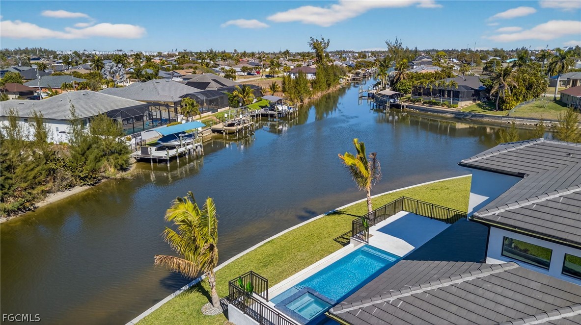 5 Bed Pool Home for Sale in Cape Coral, photo 4