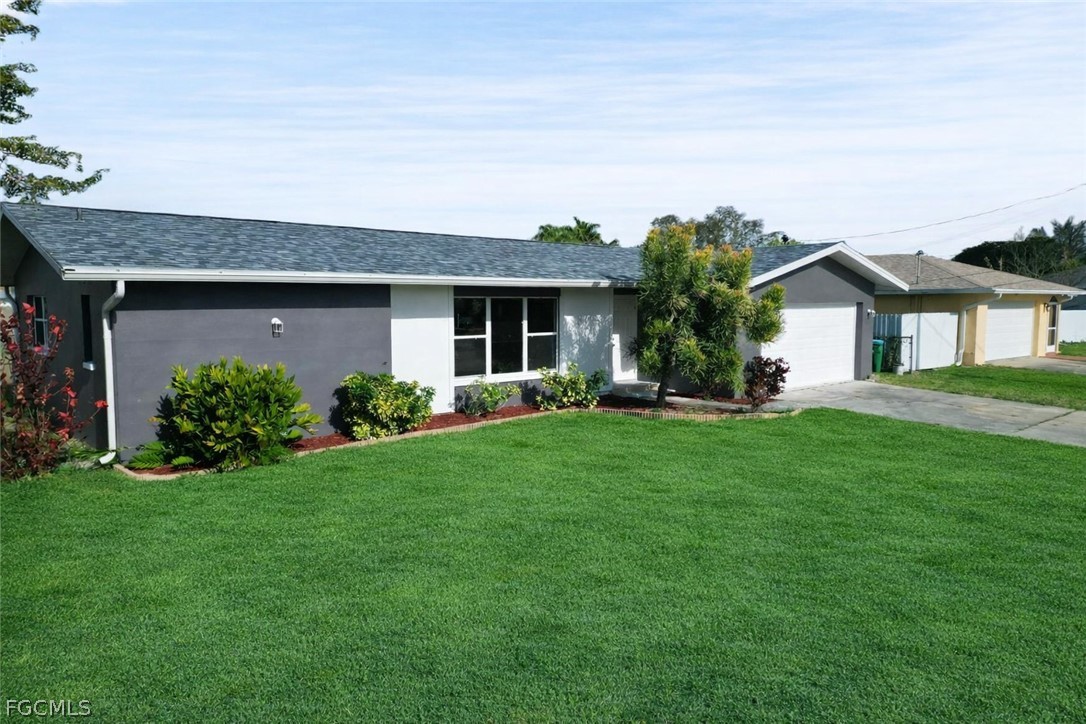 3 Bed SingleFamilyResidence for Sale in Cape Coral, FL — photo 4