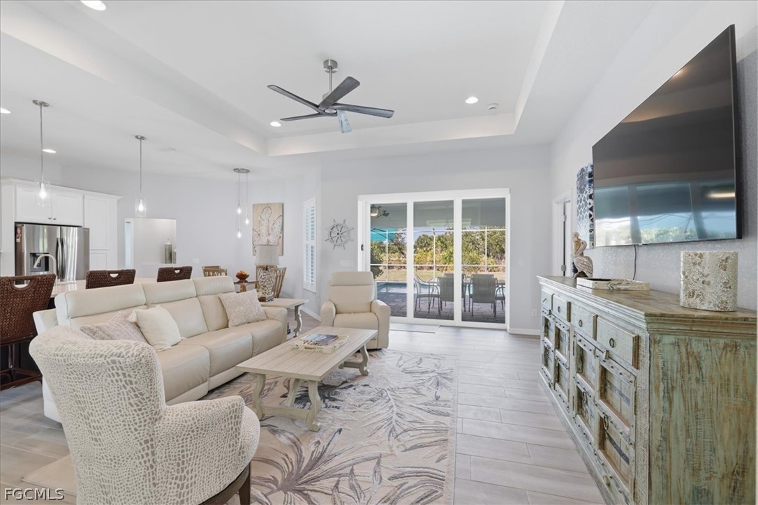 3 Bed Pool Home for Sale in Rotonda Sands, photo 4