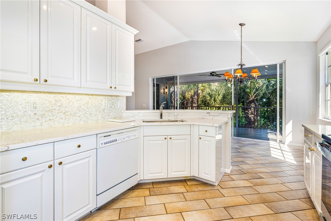 3 Bed Condominium for Sale in Turtle Point, photo 4