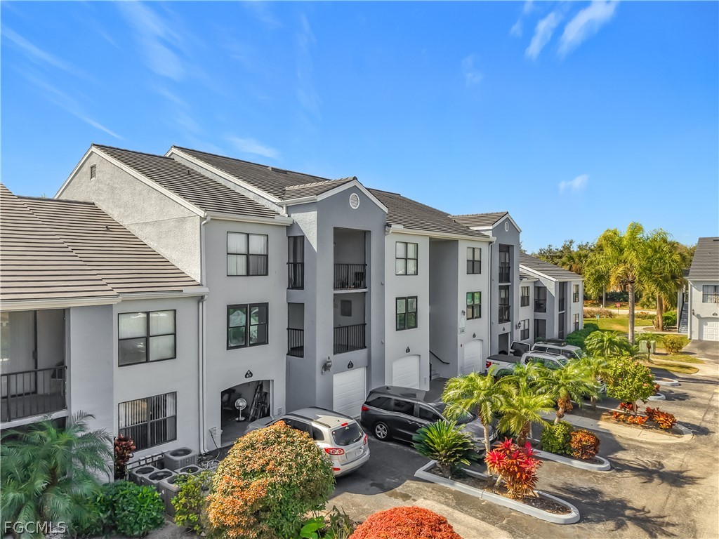 2 Bed Condominium for Sale in Musa At Daniels, FL, $134,900 — photo 4