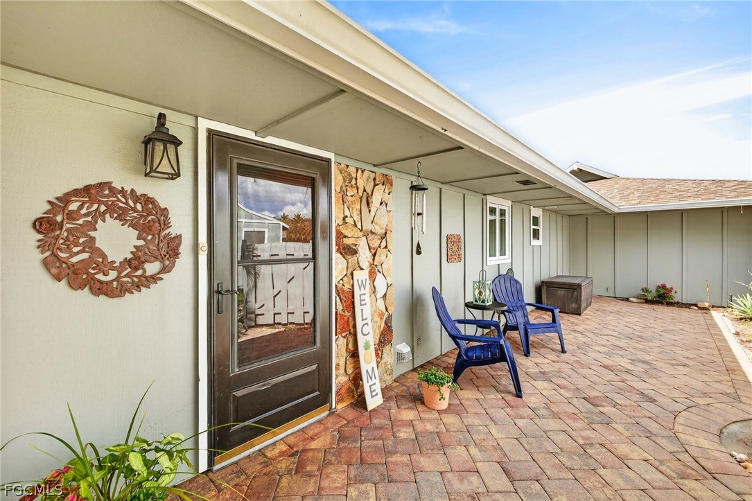 3 Bed Waterfront Home for Sale in Fort Myers, photo 4